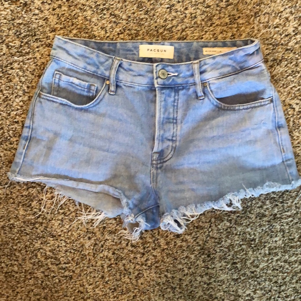 Jr’s light denim wash Jean shorts